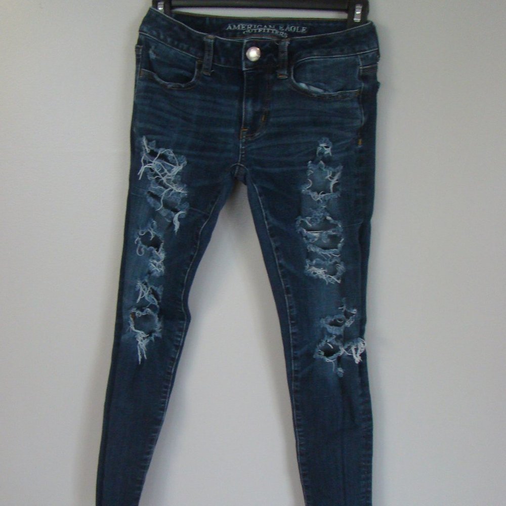 American Eagle Outfitter 360 super stretch Jegging Size 0 Blue Jeans Distressed